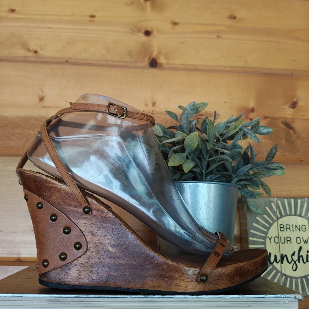 Riverstone Vintage Platform Wedge Heel Sandals Wood Studded Leather Strappy Sz 8